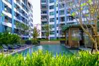 Swimming Pool Centrio Condominium by Wichanee