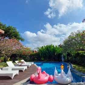 Swimming Pool 1 Harmony Beach Suite, Kuta Hotels