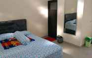 ห้องนอน 3 Clean Room at Homestay Putra Mandiri 