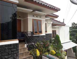 Exterior 2 Homy Room at Homestay Cemara 7