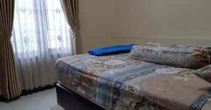 Kamar Tidur 4 Homy Room at Homestay Cemara 7