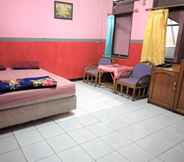 Bedroom 7 Hotel Borneo Putra 1