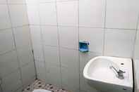 Toilet Kamar Hotel Mercury Syariah