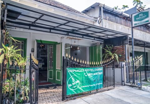 外部的 Simplycity Hostel Syariah Bandung