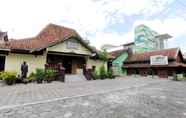 Bên ngoài 2 Hotel Puspita Yogyakarta