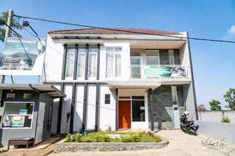 Luar Bangunan 4 Comfort Place at Villa Puncak Garuda X2-Mawar