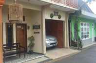 Exterior Full House at Homestay Cemara Dieng Syariah