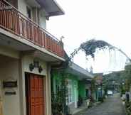 ภายนอกอาคาร 6 Full House at Homestay Cemara Dieng Syariah