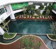 Swimming Pool 5 Victoria Home Verve Suites