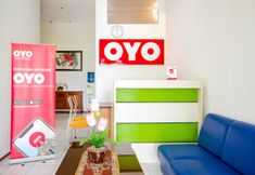 Lobby 5 OYO 851 Rumah Mumu Kost & Homestay Near RS Ludira Husada Tama