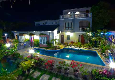 Swimming Pool Villa de Babat