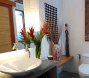 In-room Bathroom 7 Designed-Private Pool-BBQ-Free WIFI, Seminyak Side