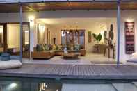 Kolam Renang Designed-Private Pool-BBQ-Free WIFI, Seminyak Side