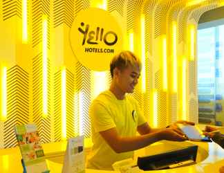 Lobby 2 YELLO Hotel Paskal Bandung