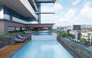 Swimming Pool 3 YELLO Hotel Paskal Bandung