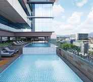 Swimming Pool 3 YELLO Hotel Paskal Bandung