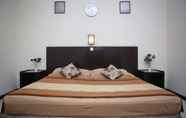 Kamar Tidur 7 Cherry Red Hotel