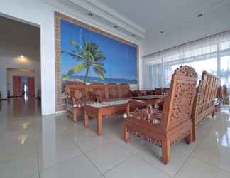 Lobby 2 Hotel Aman Karanganyar