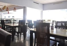 Restaurant 6 Hotel Aman Karanganyar