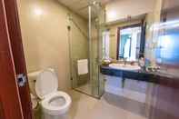 In-room Bathroom Lily Hometel Centre Point