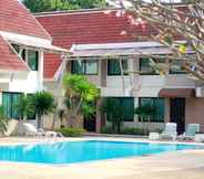 Swimming Pool 4 StayGuarantee - Pattaya Beach Road