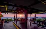 Bar, Kafe, dan Lounge 5 SriLanta Resort and Spa 