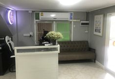 Lobby 2 The Little Home DMK