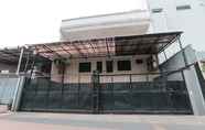 Bangunan 2 SUPER OYO Capital O 141 Fatmawati Cozy Residence