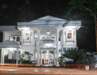 Luar Bangunan 2 Hotel Patra Syariah