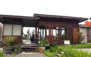 Exterior 2 De Bukit Atas Awan