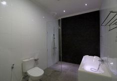 客室内バスルーム 7 Gemilang Homestay By The Grand Java