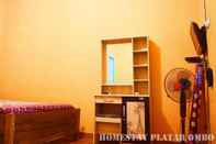 ห้องนอน Homestay Platar Ombo