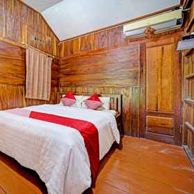 Bedroom1OYO Life 91201 Larasati Homestay Pantai Klayar,Pantai Kwaru Gunturharjo Paranggupito Wonogiri飯店