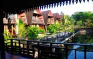 ภายนอกอาคาร 2 Hotel Kampoeng Pacitan