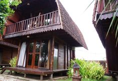 Exterior 3 Hotel Kampoeng Pacitan
