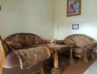 Sảnh chờ 2 Affordable Room at Guesthouse Hj Tuminah