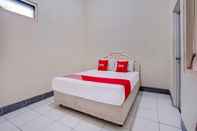 Kamar Tidur OYO 3915 Hotel Remaja Pacitan