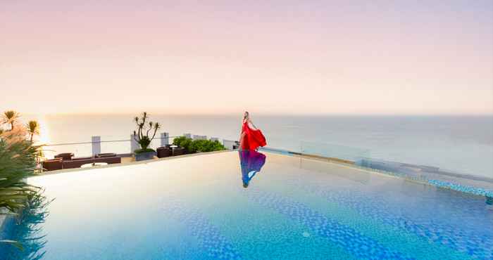 Swimming Pool HAIAN Beach Hotel & Spa