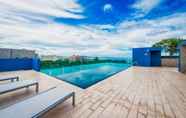 Swimming Pool 4 Acqua Condominium by Ryan