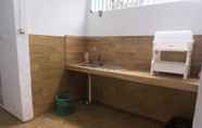 Toilet Kamar 3 J138 Guest House