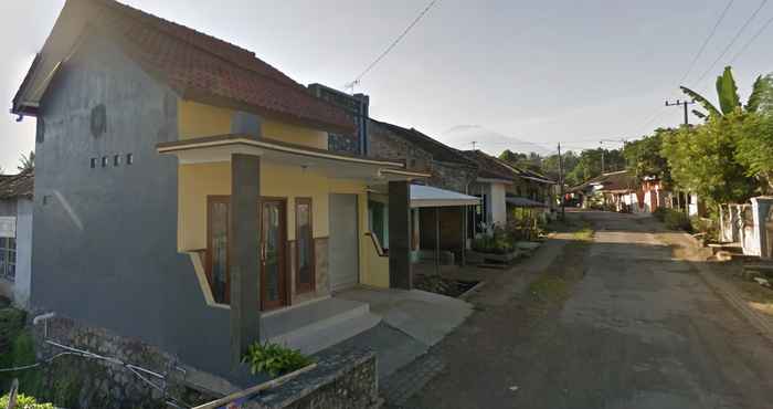 Exterior Comfort Room at Farida Guesthouse