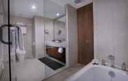 Toilet Kamar 6 The Alana Hotel & Conference Center, Sentul City by ASTON