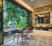 In-room Bathroom 3 Borneo Eagle Resort