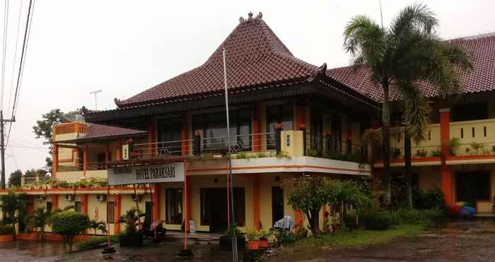 Luar Bangunan Hotel Paraksari