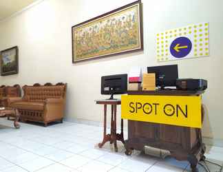 Lobby 2 SPOT ON 1990 Pondok Ripuji