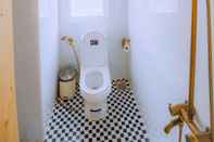 Toilet Kamar Dalat Lacasa Homestay IV