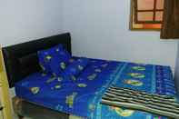 Kamar Tidur Full House 5 Bedroom at Budhi's Homestay