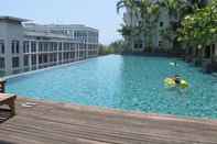 Swimming Pool Kota Kinabalu Imago Mall @ 3BR JLoft Residences 