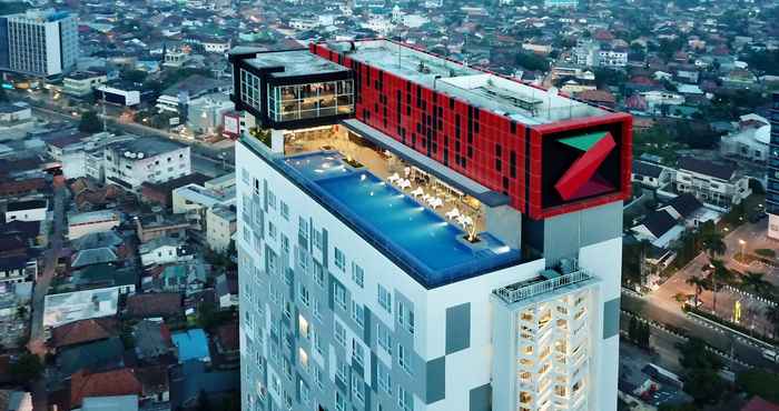 Exterior The Zuri Palembang