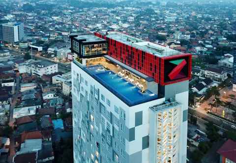 Exterior The Zuri Palembang